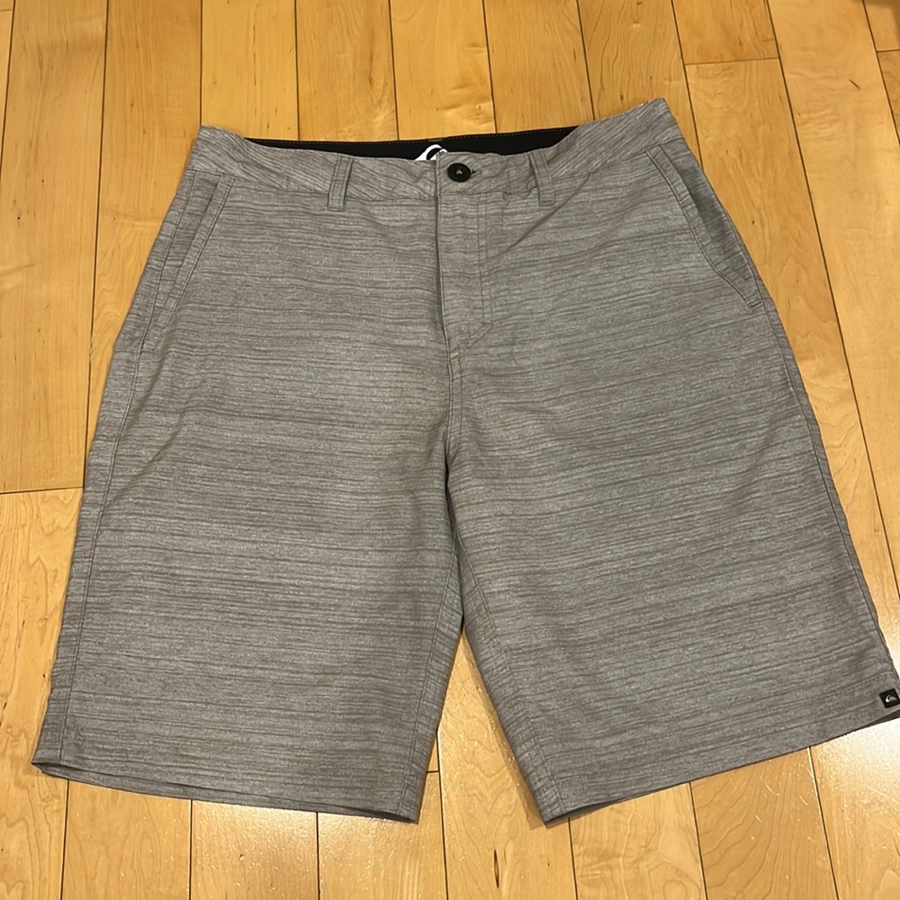 Men's Quicksilver Amphibians Gray Swim Trunks - Classic Quick-Dry